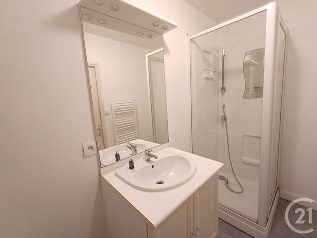 Appartement T3 &agrave; louer - 4 pi&egrave;ces - 78,04 m2 - Chatellerault - 86 - POITOU-CHARENTES
