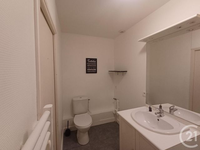 Appartement T3 &agrave; louer - 4 pi&egrave;ces - 78,04 m2 - Chatellerault - 86 - POITOU-CHARENTES