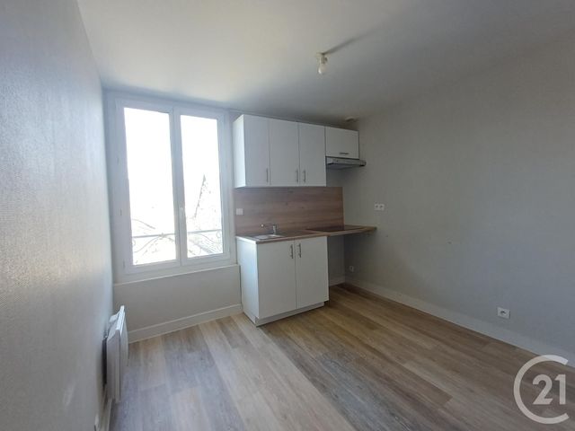 Appartement T3 &agrave; louer - 4 pi&egrave;ces - 78,04 m2 - Chatellerault - 86 - POITOU-CHARENTES