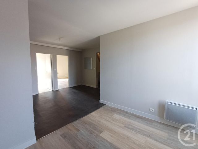 Appartement T3 &agrave; louer - 4 pi&egrave;ces - 78,04 m2 - Chatellerault - 86 - POITOU-CHARENTES