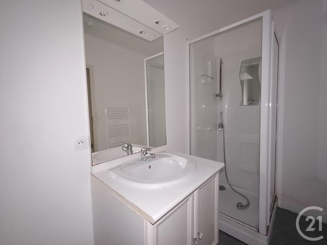 Appartement T3 &agrave; louer - 4 pi&egrave;ces - 78,04 m2 - Chatellerault - 86 - POITOU-CHARENTES