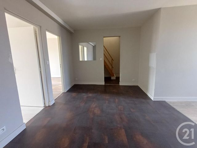 Appartement T3 &agrave; louer - 4 pi&egrave;ces - 78,04 m2 - Chatellerault - 86 - POITOU-CHARENTES