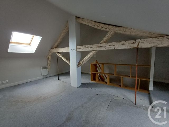 Appartement T3 &agrave; louer - 4 pi&egrave;ces - 78,04 m2 - Chatellerault - 86 - POITOU-CHARENTES