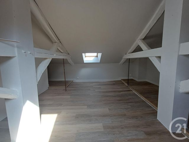Appartement T3 &agrave; louer - 4 pi&egrave;ces - 78,04 m2 - Chatellerault - 86 - POITOU-CHARENTES