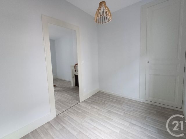 Appartement T1 &agrave; louer - 1 pi&egrave;ce - 31,78 m2 - Chatellerault - 86 - POITOU-CHARENTES