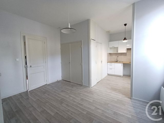 Appartement T1 &agrave; louer - 1 pi&egrave;ce - 31,78 m2 - Chatellerault - 86 - POITOU-CHARENTES