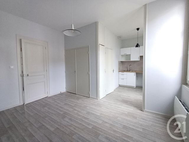 Appartement T1 &agrave; louer - 1 pi&egrave;ce - 31,78 m2 - Chatellerault - 86 - POITOU-CHARENTES
