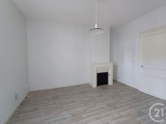 Appartement T1 &agrave; louer - 1 pi&egrave;ce - 31,78 m2 - Chatellerault - 86 - POITOU-CHARENTES
