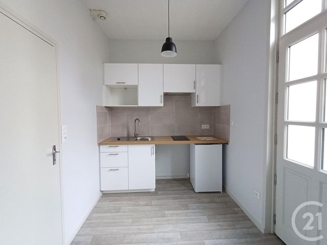 Appartement T1 &agrave; louer - 1 pi&egrave;ce - 31,78 m2 - Chatellerault - 86 - POITOU-CHARENTES