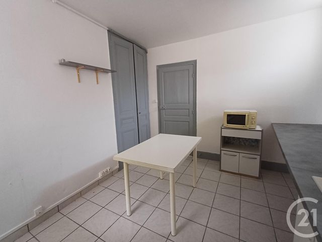 Appartement Studio &agrave; louer - 1 pi&egrave;ce - 28,70 m2 - Chatellerault - 86 - POITOU-CHARENTES