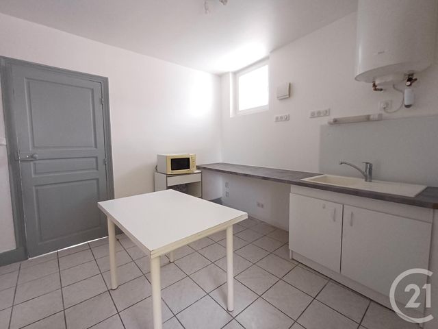 Appartement Studio &agrave; louer - 1 pi&egrave;ce - 28,70 m2 - Chatellerault - 86 - POITOU-CHARENTES