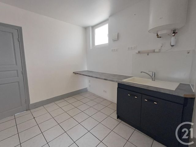 Appartement Studio &agrave; louer - 1 pi&egrave;ce - 28,70 m2 - Chatellerault - 86 - POITOU-CHARENTES