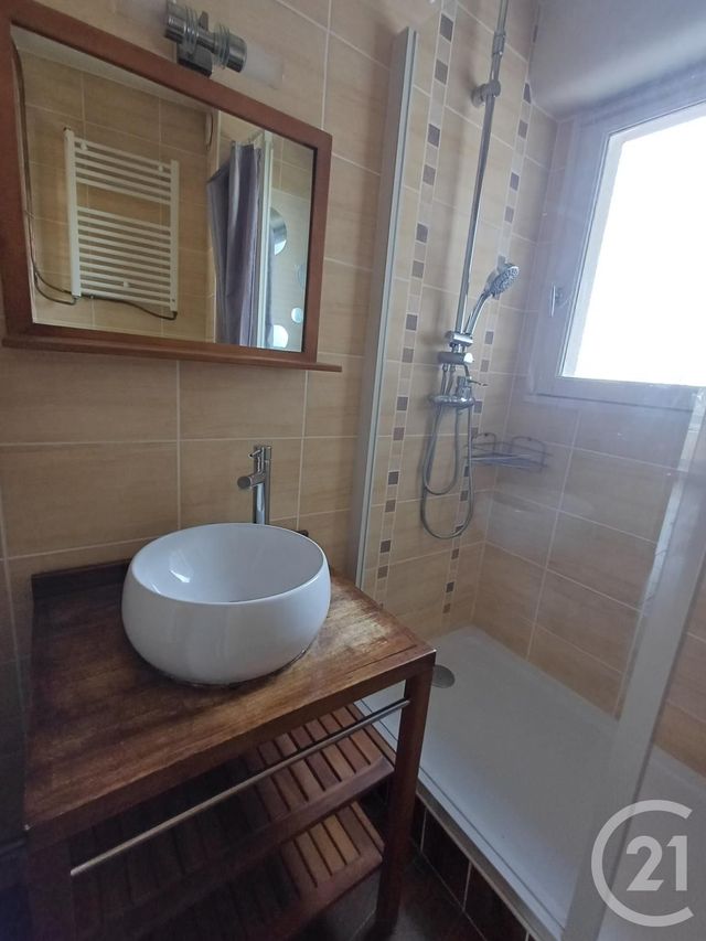 Appartement T2 &agrave; louer - 2 pi&egrave;ces - 50,61 m2 - Chatellerault - 86 - POITOU-CHARENTES