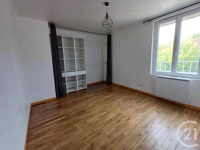 Appartement T3 &agrave; louer - 4 pi&egrave;ces - 86,50 m2 - Thure - 86 - POITOU-CHARENTES