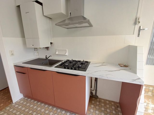 Maison &agrave; louer - 3 pi&egrave;ces - 69,84 m2 - Chatellerault - 86 - POITOU-CHARENTES