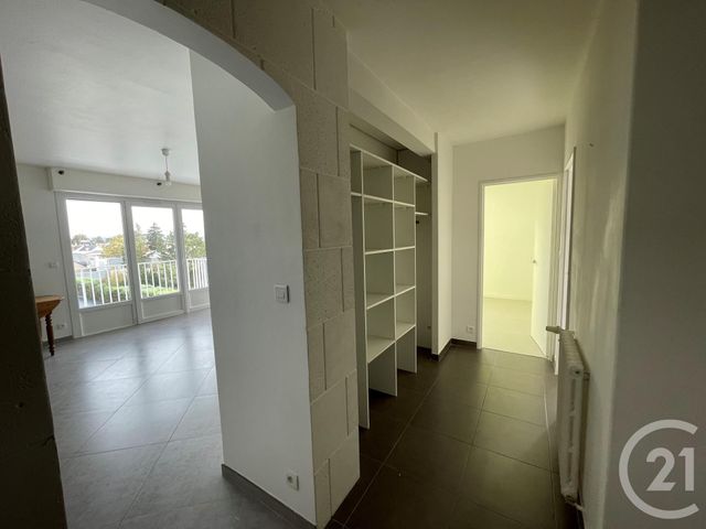 Appartement F3 &agrave; louer - 3 pi&egrave;ces - 72 m2 - Chatellerault - 86 - POITOU-CHARENTES