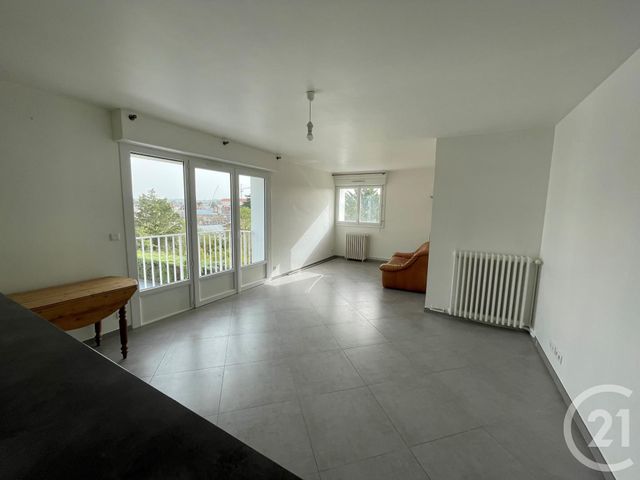 Appartement F3 &agrave; louer - 3 pi&egrave;ces - 72 m2 - Chatellerault - 86 - POITOU-CHARENTES