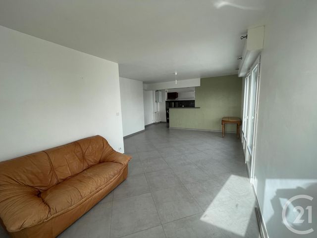 Appartement F3 &agrave; louer - 3 pi&egrave;ces - 72 m2 - Chatellerault - 86 - POITOU-CHARENTES