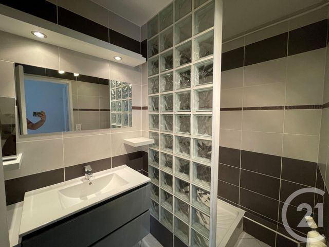 Appartement F3 &agrave; louer - 3 pi&egrave;ces - 72 m2 - Chatellerault - 86 - POITOU-CHARENTES