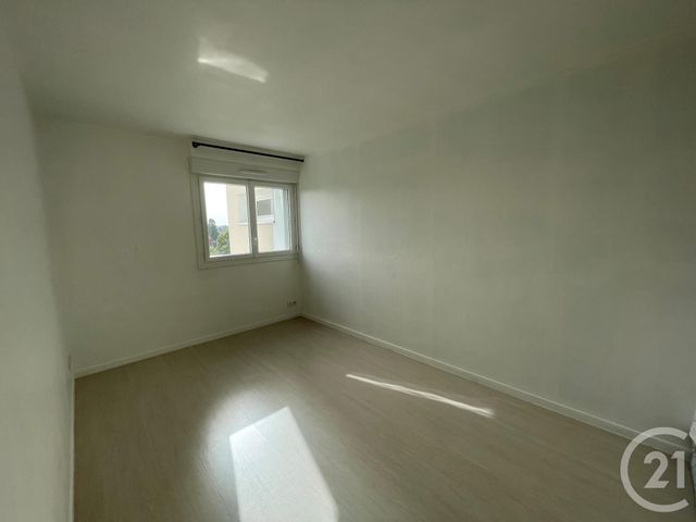 Appartement F3 &agrave; louer - 3 pi&egrave;ces - 72 m2 - Chatellerault - 86 - POITOU-CHARENTES