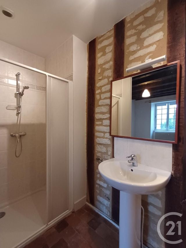 Maison &agrave; louer - 5 pi&egrave;ces - 119,66 m2 - Chatellerault - 86 - POITOU-CHARENTES