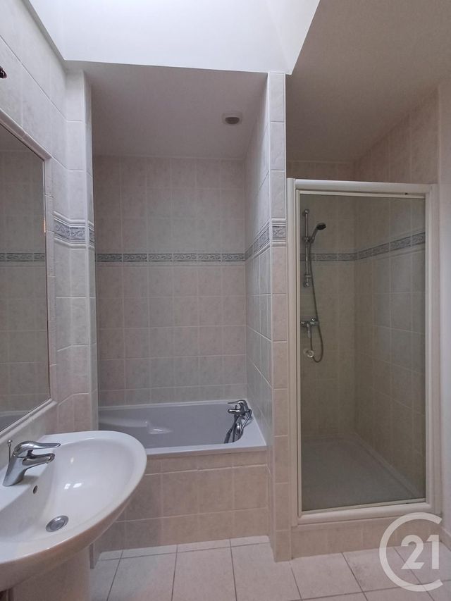 Maison &agrave; louer - 5 pi&egrave;ces - 119,66 m2 - Chatellerault - 86 - POITOU-CHARENTES