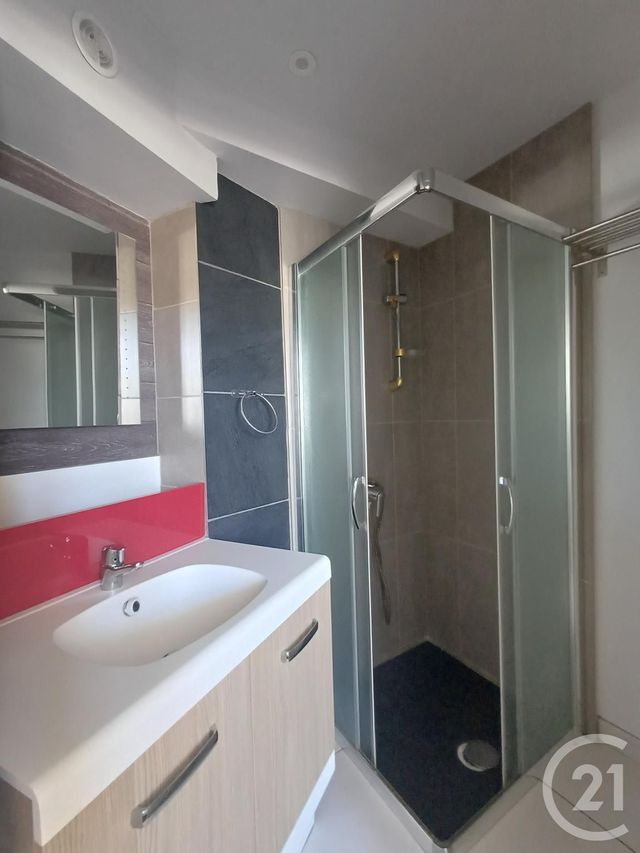 Appartement T2 &agrave; louer - 2 pi&egrave;ces - 42,22 m2 - Chatellerault - 86 - POITOU-CHARENTES