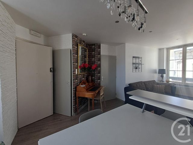 Appartement T2 &agrave; louer - 2 pi&egrave;ces - 42,22 m2 - Chatellerault - 86 - POITOU-CHARENTES