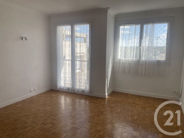 Appartement T3 &agrave; vendre - 3 pi&egrave;ces - 67,58 m2 - Chatellerault - 86 - POITOU-CHARENTES