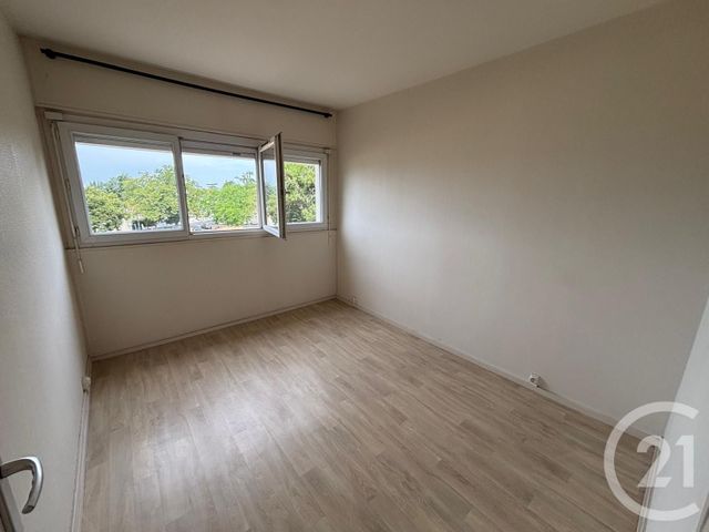 Appartement T3 &agrave; vendre - 3 pi&egrave;ces - 58,74 m2 - Chatellerault - 86 - POITOU-CHARENTES