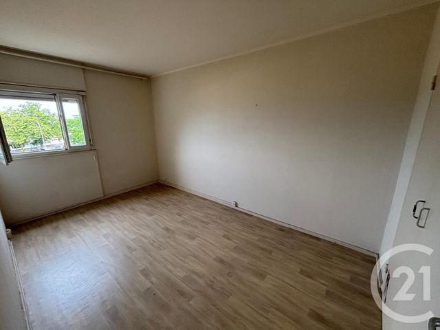 Appartement T3 &agrave; vendre - 3 pi&egrave;ces - 58,74 m2 - Chatellerault - 86 - POITOU-CHARENTES