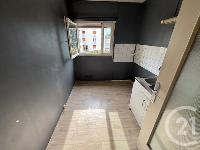 Appartement T3 &agrave; vendre - 3 pi&egrave;ces - 58,74 m2 - Chatellerault - 86 - POITOU-CHARENTES