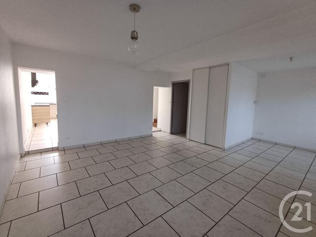 Maison &agrave; louer - 4 pi&egrave;ces - 80 m2 - Chatellerault - 86 - POITOU-CHARENTES