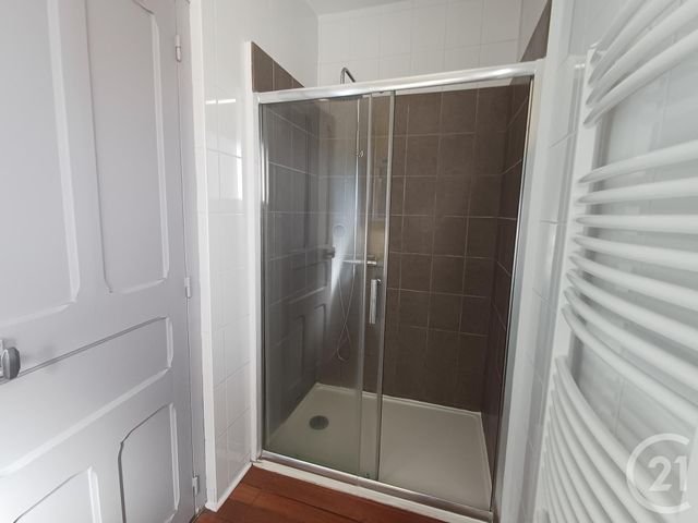Maison &agrave; louer - 4 pi&egrave;ces - 80 m2 - Chatellerault - 86 - POITOU-CHARENTES