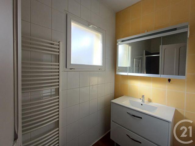 Maison &agrave; louer - 4 pi&egrave;ces - 80 m2 - Chatellerault - 86 - POITOU-CHARENTES