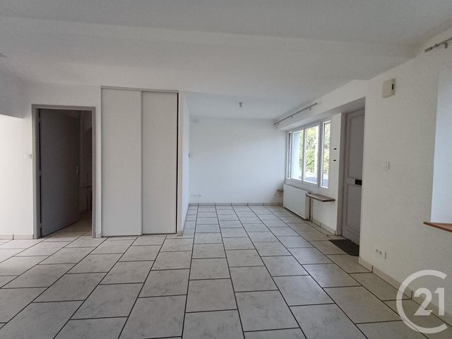 Maison &agrave; louer - 4 pi&egrave;ces - 80 m2 - Chatellerault - 86 - POITOU-CHARENTES