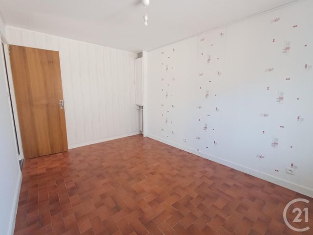 Maison &agrave; louer - 4 pi&egrave;ces - 95,10 m2 - Senille St Sauveur - 86 - POITOU-CHARENTES