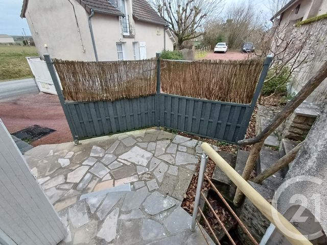 Maison &agrave; louer - 4 pi&egrave;ces - 95,10 m2 - Senille St Sauveur - 86 - POITOU-CHARENTES