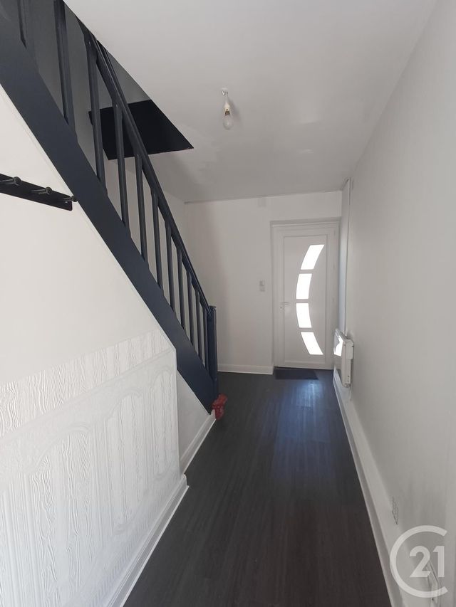Maison &agrave; louer - 4 pi&egrave;ces - 95,10 m2 - Senille St Sauveur - 86 - POITOU-CHARENTES