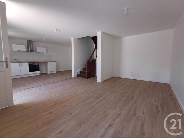 Appartement T3 &agrave; louer - 3 pi&egrave;ces - 66,26 m2 - Chatellerault - 86 - POITOU-CHARENTES