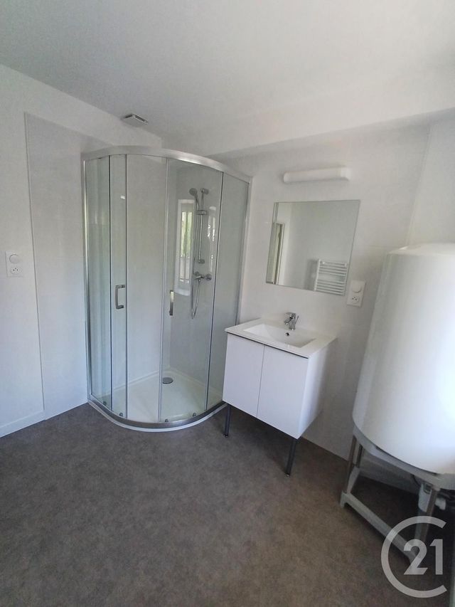 Appartement T3 &agrave; louer - 3 pi&egrave;ces - 66,26 m2 - Chatellerault - 86 - POITOU-CHARENTES