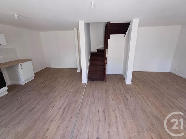 Appartement T3 &agrave; louer - 3 pi&egrave;ces - 66,26 m2 - Chatellerault - 86 - POITOU-CHARENTES
