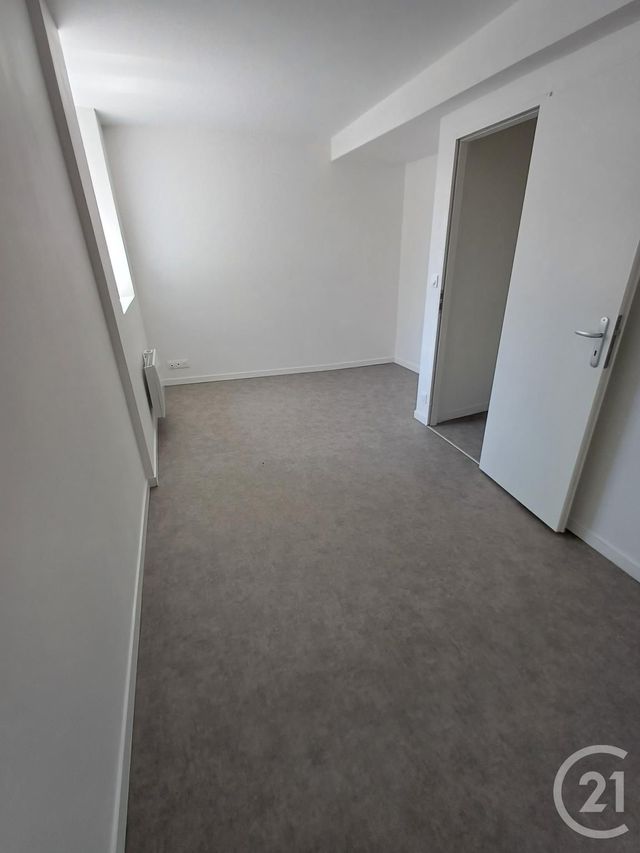 Appartement T3 &agrave; louer - 3 pi&egrave;ces - 66,26 m2 - Chatellerault - 86 - POITOU-CHARENTES