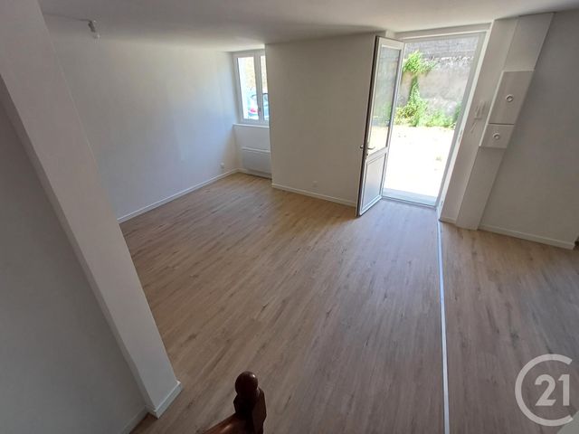Appartement T3 &agrave; louer - 3 pi&egrave;ces - 66,26 m2 - Chatellerault - 86 - POITOU-CHARENTES