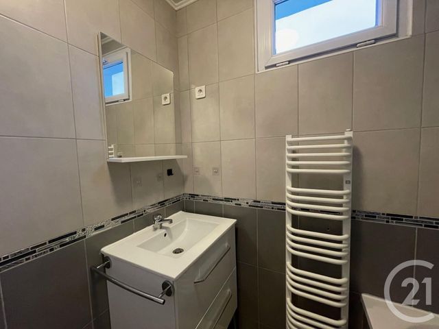 Maison &agrave; louer - 3 pi&egrave;ces - 73,14 m2 - Chatellerault - 86 - POITOU-CHARENTES