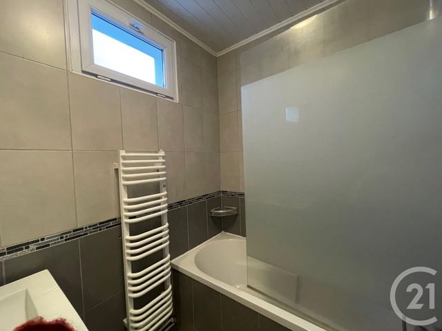 Maison &agrave; louer - 3 pi&egrave;ces - 73,14 m2 - Chatellerault - 86 - POITOU-CHARENTES
