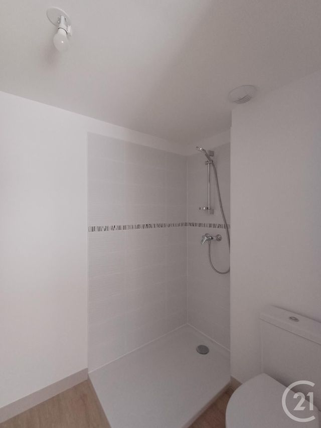 Appartement T2 &agrave; louer - 2 pi&egrave;ces - 48,57 m2 - Chatellerault - 86 - POITOU-CHARENTES