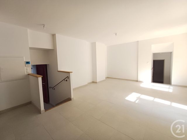 Appartement T2 &agrave; louer - 2 pi&egrave;ces - 48,57 m2 - Chatellerault - 86 - POITOU-CHARENTES