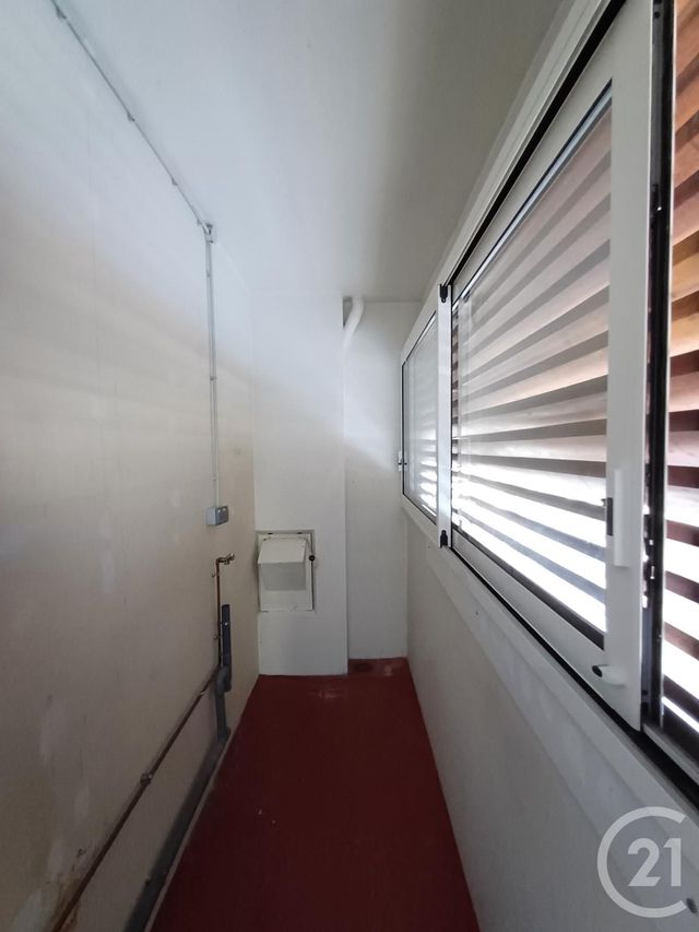 Appartement T4 &agrave; louer - 4 pi&egrave;ces - 96,41 m2 - Chatellerault - 86 - POITOU-CHARENTES