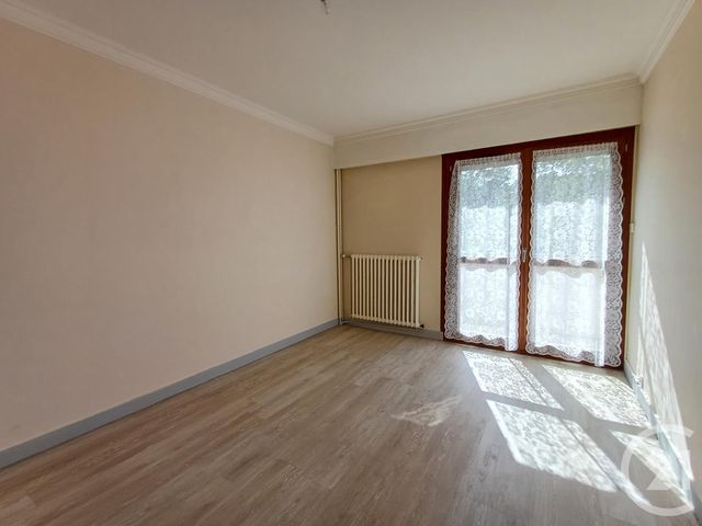 Appartement T4 &agrave; louer - 4 pi&egrave;ces - 96,41 m2 - Chatellerault - 86 - POITOU-CHARENTES